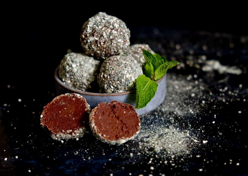 amy-levin-raw-chocolate-mint-truffles3